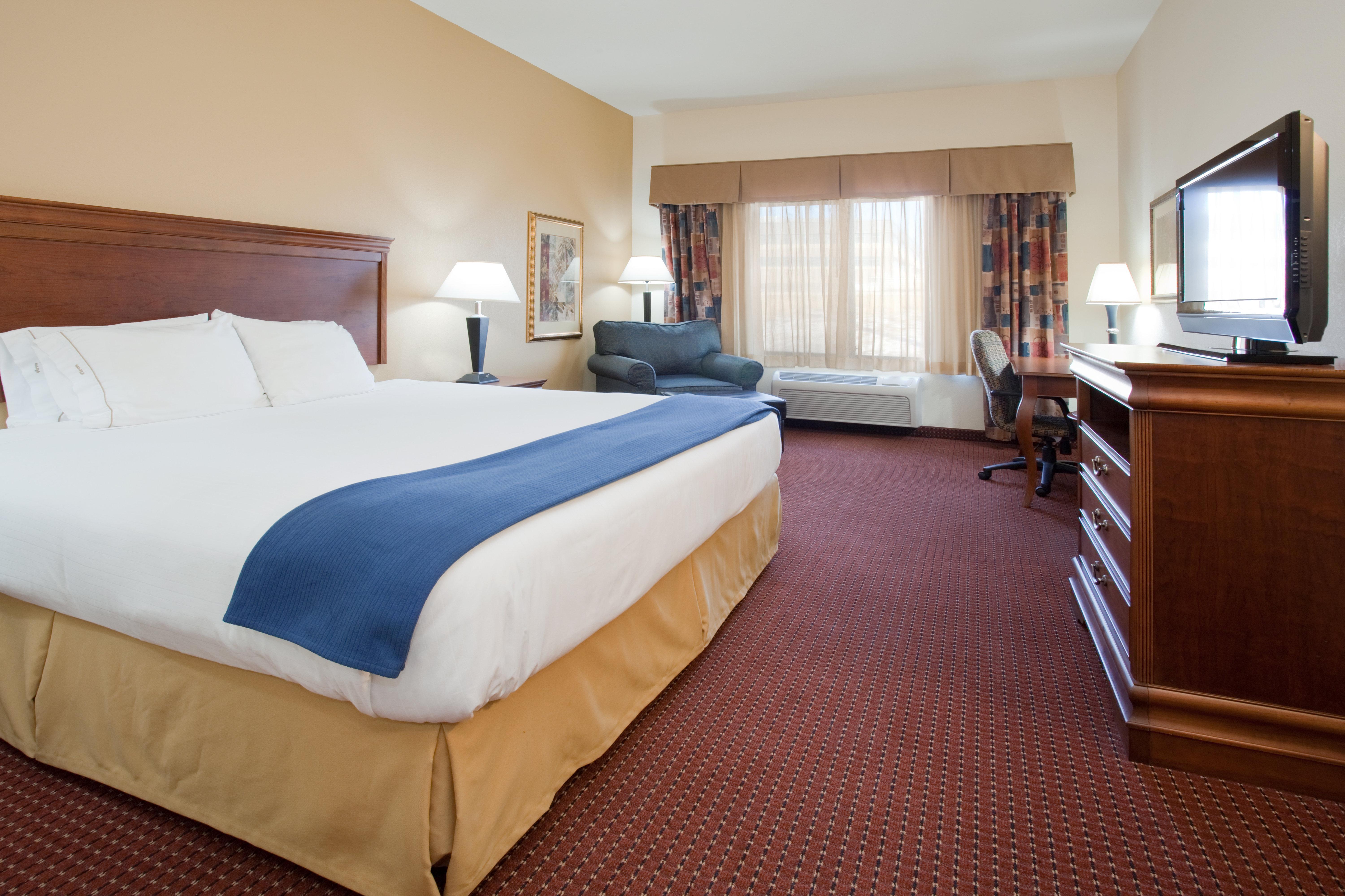 Express Airport East By Ihg Hotel