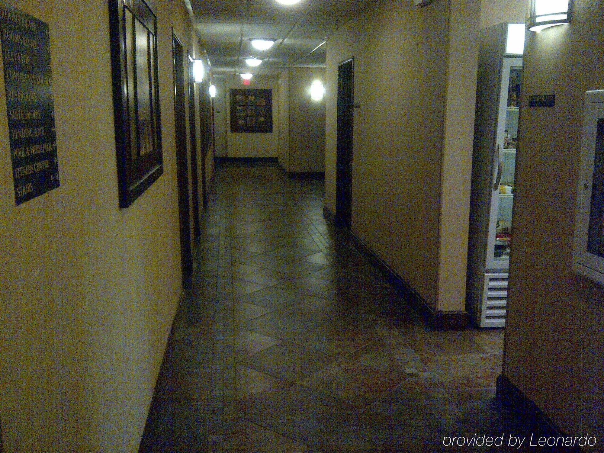 Hotel Express Airport East By Ihg 3*