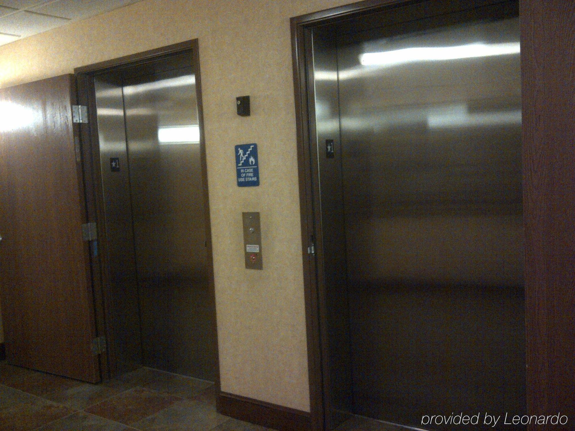 Express Airport East By Ihg Hotel Salt Lake City